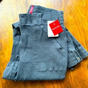 NWT Spanx Stretch Twill Cargo Jogger size Small